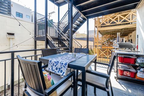 Tiny photo for 875 N Marshfield Avenue #1, Chicago, IL 60622 (MLS # 12605889)