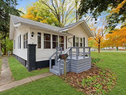 Photo of 817 E High Street, Monticello, IL 61856 (MLS # 12505935) Photo of 817 E High Street, Monticello, IL 61856 (MLS # 12505935)