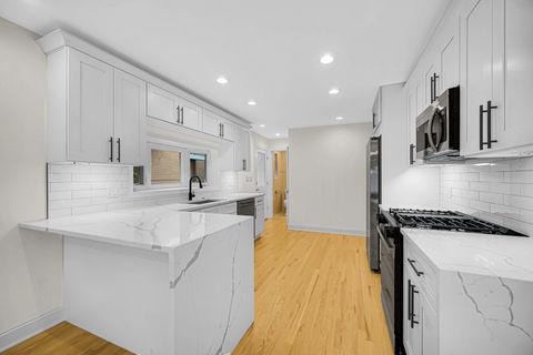 Tiny photo for 110 S Mount Prospect Road, Mount Prospect, IL 60056 (MLS # 12495074)