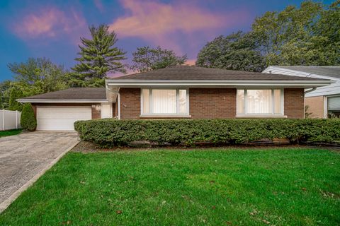 Tiny photo for 110 S Mount Prospect Road, Mount Prospect, IL 60056 (MLS # 12495074)