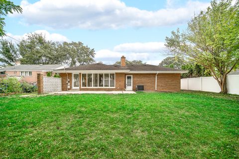 Tiny photo for 110 S Mount Prospect Road, Mount Prospect, IL 60056 (MLS # 12495074)