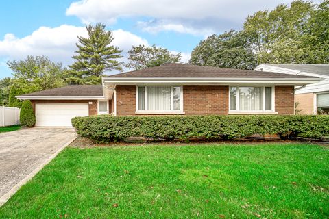 Photo of 110 S Mount Prospect Road, Mount Prospect, IL 60056 (MLS # 12495074) Photo of 110 S Mount Prospect Road, Mount Prospect, IL 60056 (MLS # 12495074)