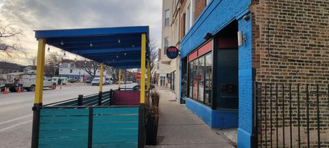 2054 W Roscoe Street Chicago IL 60618