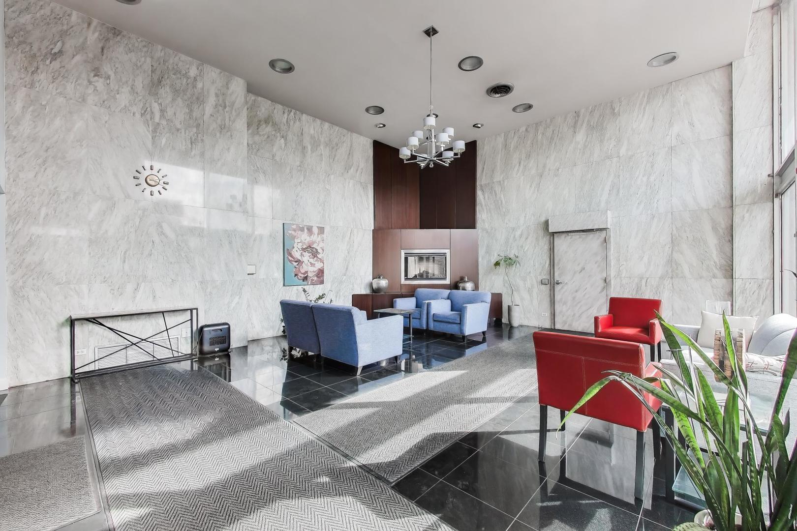 6147 N SHERIDAN Road 9B