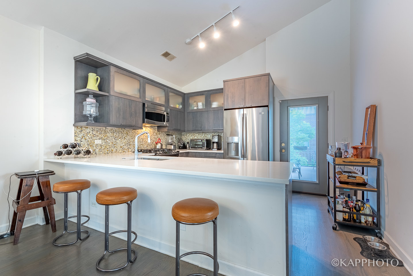 1942 S Prairie Avenue 3