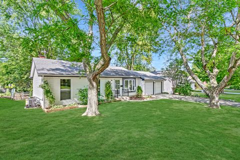 Tiny photo for 205 Augusta Drive, McHenry, IL 60050 (MLS # 12464454)