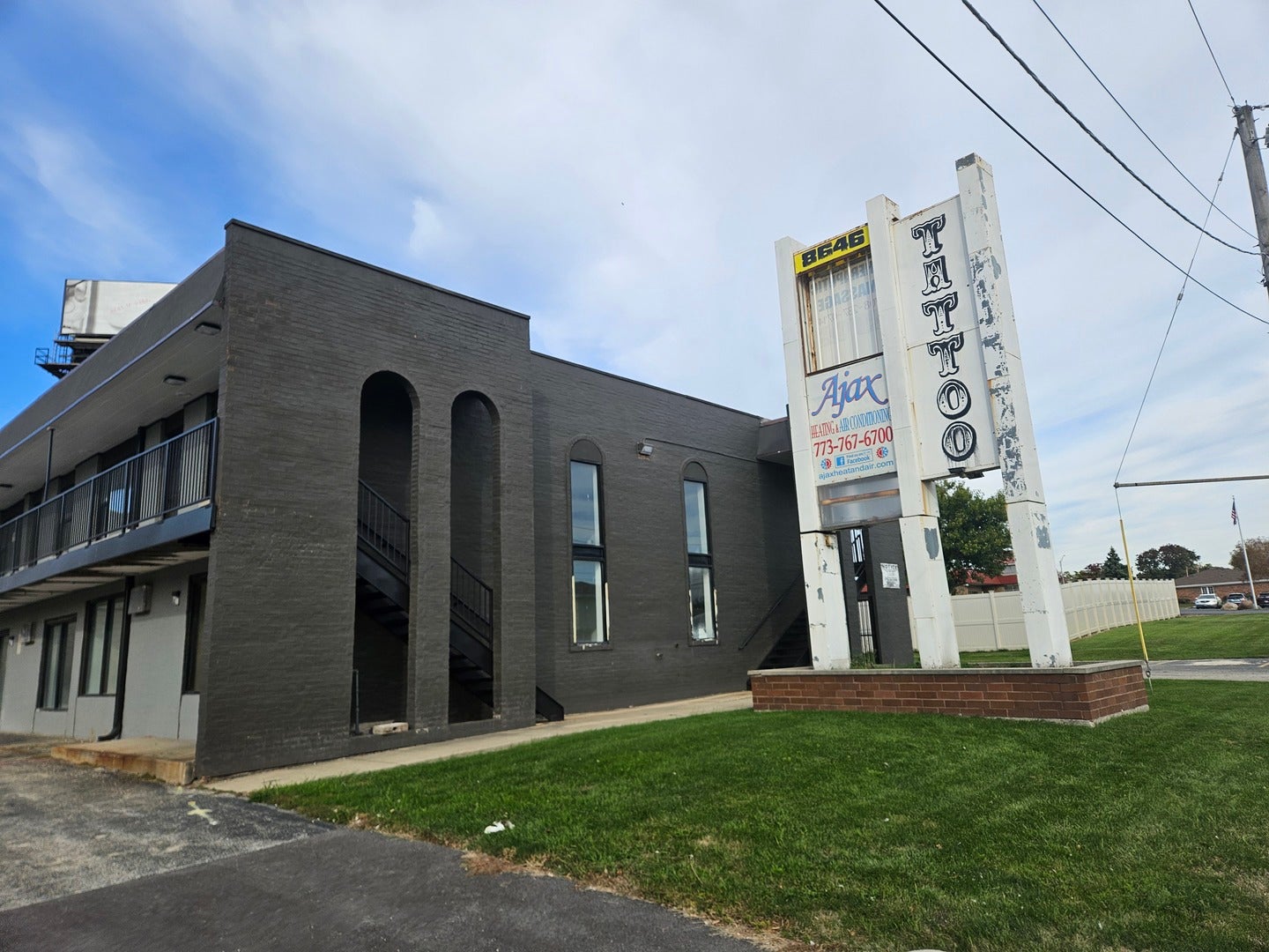 8646 S Roberts Road