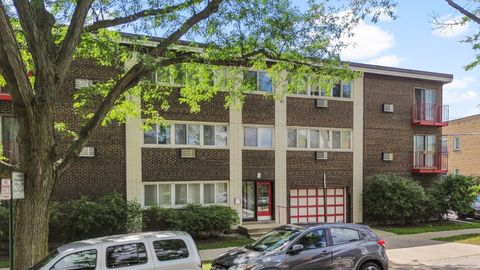 Tiny photo for 8524 Skokie Boulevard #3E, Skokie, IL 60077 (MLS # 12457319)