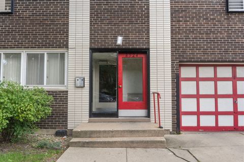 Tiny photo for 8524 Skokie Boulevard #3E, Skokie, IL 60077 (MLS # 12457319)