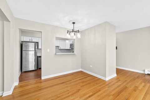 Tiny photo for 8524 Skokie Boulevard #3E, Skokie, IL 60077 (MLS # 12457319)