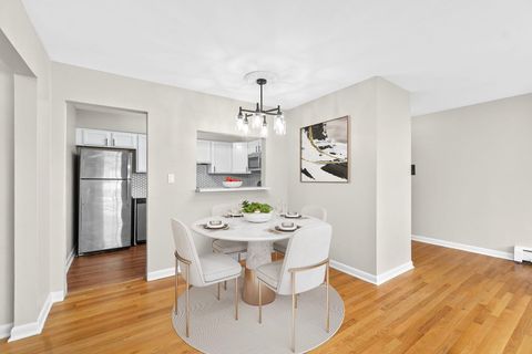 Tiny photo for 8524 Skokie Boulevard #3E, Skokie, IL 60077 (MLS # 12457319)