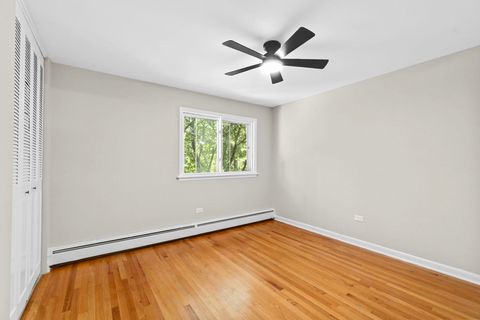Tiny photo for 8524 Skokie Boulevard #3E, Skokie, IL 60077 (MLS # 12457319)