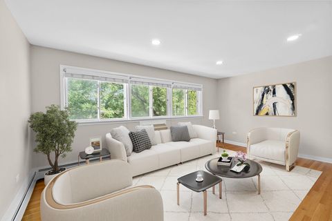 Tiny photo for 8524 Skokie Boulevard #3E, Skokie, IL 60077 (MLS # 12457319)