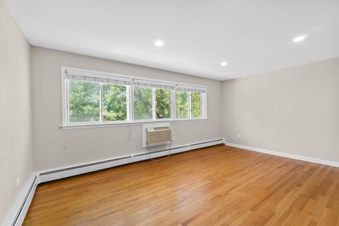Tiny photo for 8524 Skokie Boulevard #3E, Skokie, IL 60077 (MLS # 12457319)