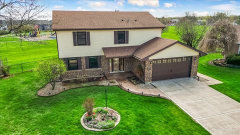 Tiny photo for 901 Garnet Circle, Schaumburg, IL 60193 (MLS # 12621120)