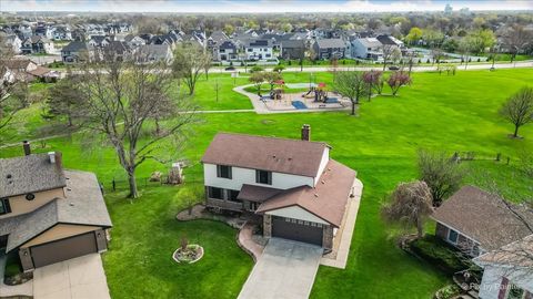 Tiny photo for 901 Garnet Circle, Schaumburg, IL 60193 (MLS # 12621120)
