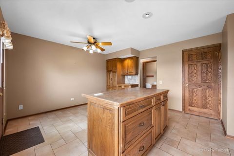 Tiny photo for 901 Garnet Circle, Schaumburg, IL 60193 (MLS # 12621120)