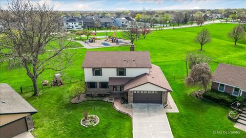 Tiny photo for 901 Garnet Circle, Schaumburg, IL 60193 (MLS # 12621120)