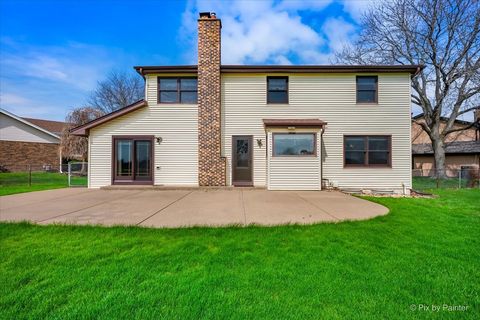 Tiny photo for 901 Garnet Circle, Schaumburg, IL 60193 (MLS # 12621120)