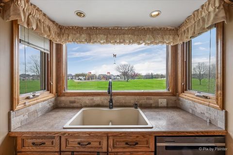 Tiny photo for 901 Garnet Circle, Schaumburg, IL 60193 (MLS # 12621120)