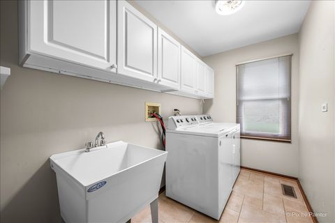 Tiny photo for 901 Garnet Circle, Schaumburg, IL 60193 (MLS # 12621120)