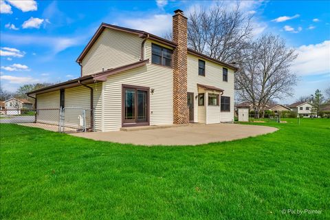 Tiny photo for 901 Garnet Circle, Schaumburg, IL 60193 (MLS # 12621120)