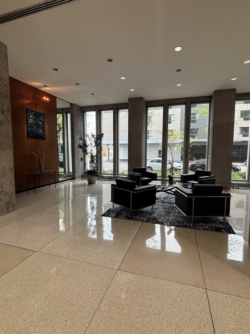 4800 S Chicago Beach Drive 203S