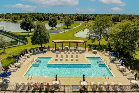 Tiny photo for 16243 Tomahawk Lake Court, Crest Hill, IL 60403 (MLS # 12616440)