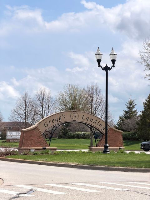 Tiny photo for 1820 CRENSHAW Circle #1820, Vernon Hills, IL 60061 (MLS # 12622372)