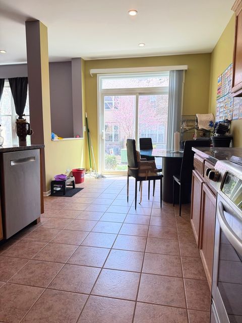 Tiny photo for 1820 CRENSHAW Circle #1820, Vernon Hills, IL 60061 (MLS # 12622372)