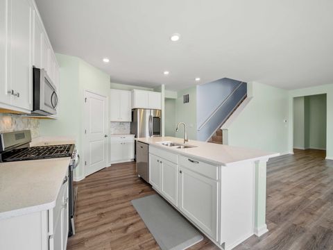 Tiny photo for 759 Kentshire Circle, Elgin, IL 60124 (MLS # 12688626)