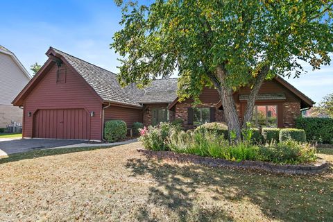 Photo of 1548 Wood Creek Trail, Bartlett, IL 60103 (MLS # 12466550)