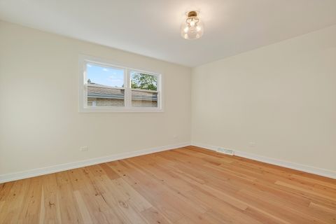 Tiny photo for 1237 N Ridge Avenue, Arlington Heights, IL 60004 (MLS # 12519978)