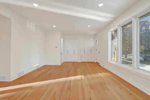 Tiny photo for 1237 N Ridge Avenue, Arlington Heights, IL 60004 (MLS # 12519978)