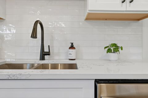 Tiny photo for 1237 N Ridge Avenue, Arlington Heights, IL 60004 (MLS # 12519978)