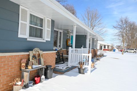 Tiny photo for 196 S Henning Road, Danville, IL 61832 (MLS # 12558216)