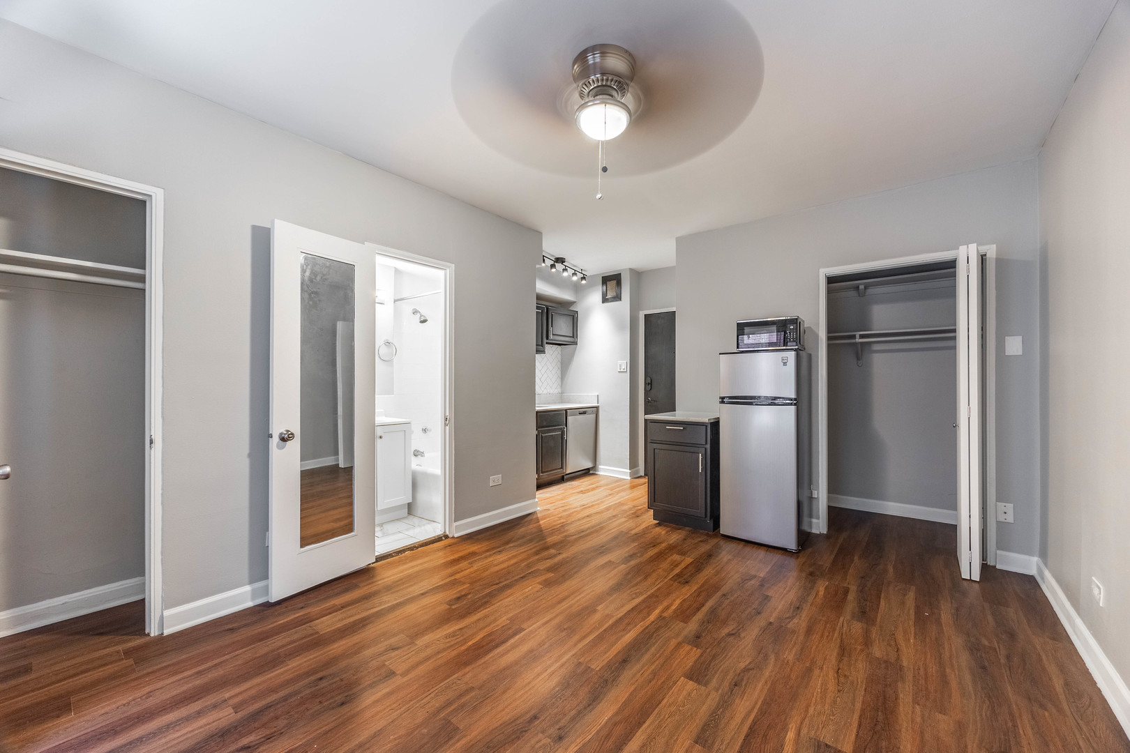 1140 N La Salle Drive 801