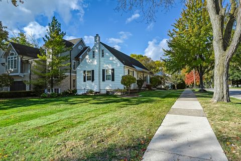 Tiny photo for 530 W 6th Street, Hinsdale, IL 60521 (MLS # 12498853)