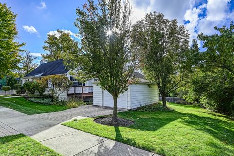 Tiny photo for 530 W 6th Street, Hinsdale, IL 60521 (MLS # 12498853)