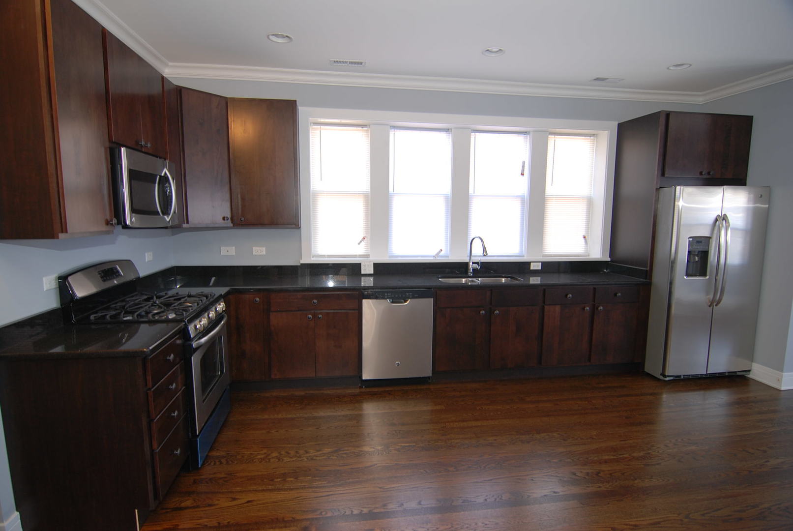 2453 W Arthur Avenue 3
