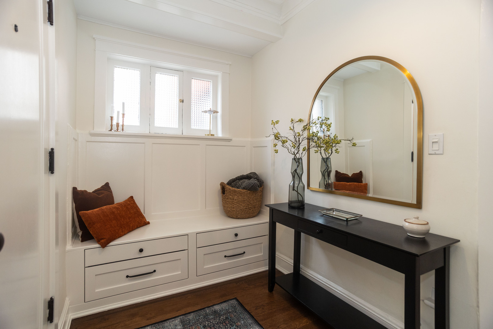 901 W Ainslie Street 2