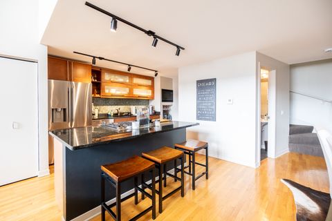 Tiny photo for 1705 N Clybourn Avenue #E, Chicago, IL 60614 (MLS # 12616017)