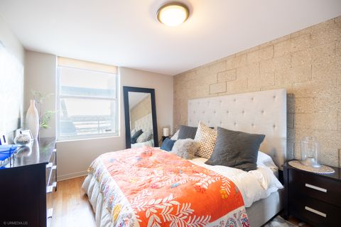 Tiny photo for 1705 N Clybourn Avenue #E, Chicago, IL 60614 (MLS # 12616017)