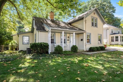 Photo of 316 Locust Street, Batavia, IL 60510 (MLS # 12503726) Photo of 316 Locust Street, Batavia, IL 60510 (MLS # 12503726)