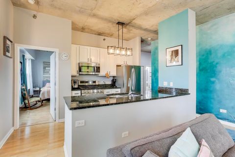 Tiny photo for 1122 W Catalpa Avenue #703, Chicago, IL 60640 (MLS # 12544116)