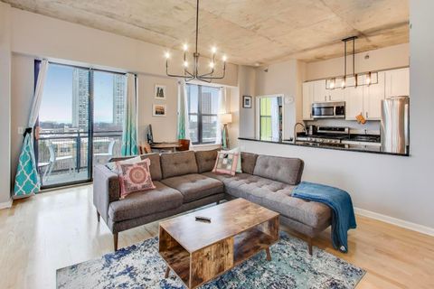 Tiny photo for 1122 W Catalpa Avenue #703, Chicago, IL 60640 (MLS # 12544116)