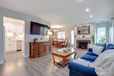 Tiny photo for 136 Wolcott Court #O2, Schaumburg, IL 60193 (MLS # 12643755)