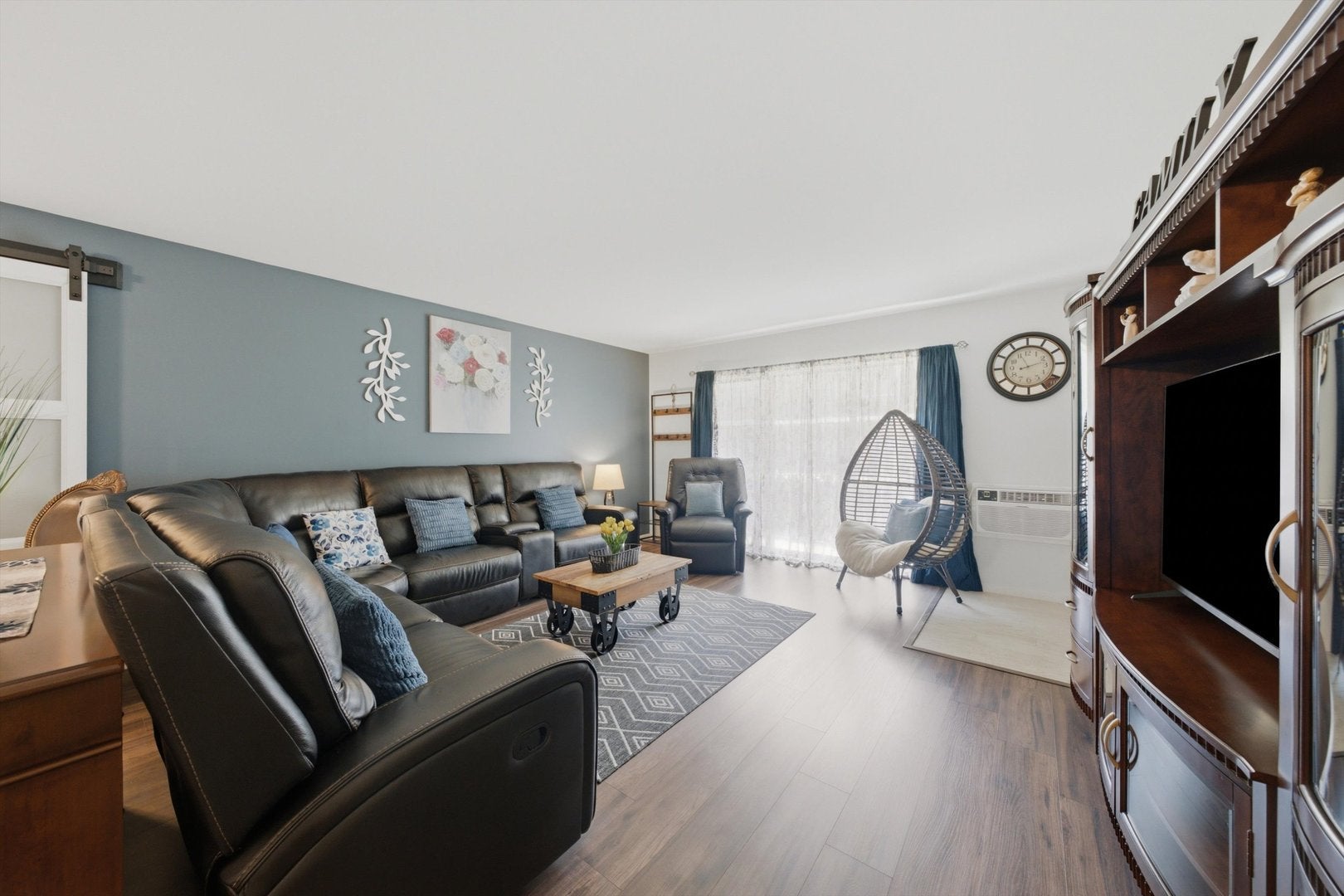 10332 S Pulaski Road 107