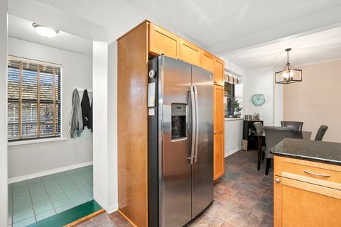 Tiny photo for 4429 N Beacon Street #2, Chicago, IL 60640 (MLS # 12520525)