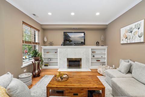 Tiny photo for 4429 N Beacon Street #2, Chicago, IL 60640 (MLS # 12520525)